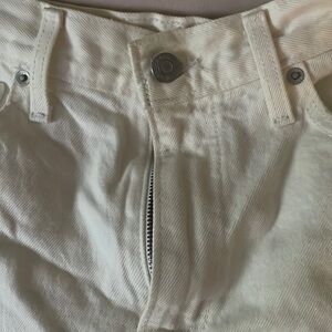 White levi high rise mom short